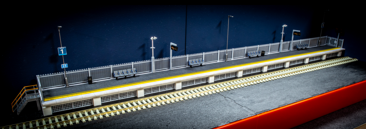 DCC Concepts OO Modern Station Railing Pack (for 634mm Platform Kit)