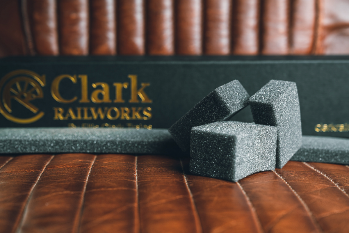 Clark Railworks C5000 OO/HO Gauge Loco Box, 340mm